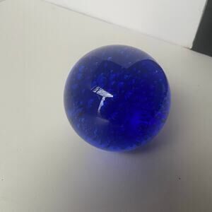 Paperweight Blue Round Controlled Bubble 3.5" Tall Paper Weight Excellent  Orb